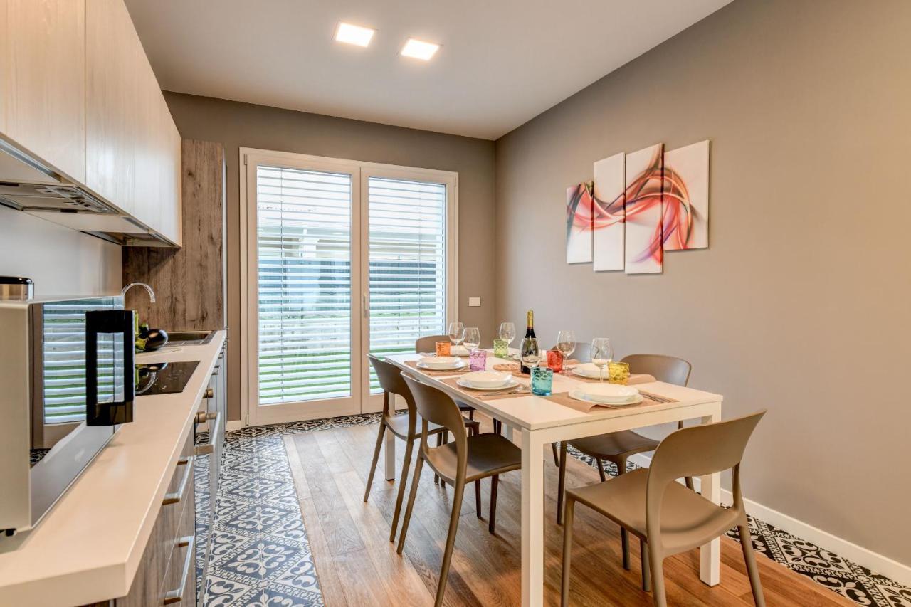 Villette Dolci Luxury Homes 佩斯基耶拉德加达 外观 照片