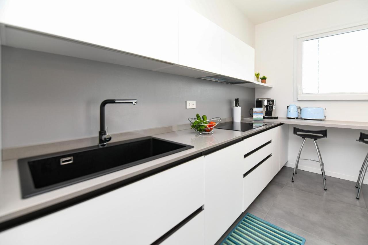 Villette Dolci Luxury Homes 佩斯基耶拉德加达 外观 照片