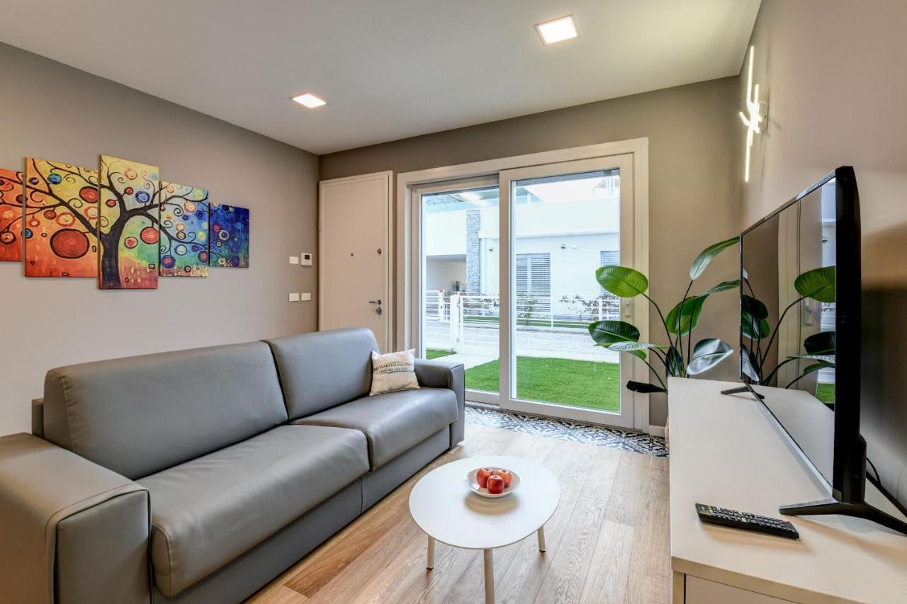 Villette Dolci Luxury Homes 佩斯基耶拉德加达 外观 照片