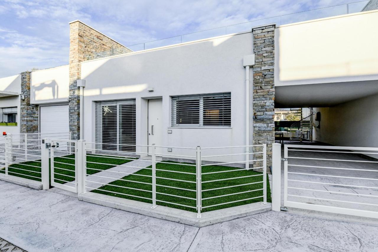 Villette Dolci Luxury Homes 佩斯基耶拉德加达 外观 照片