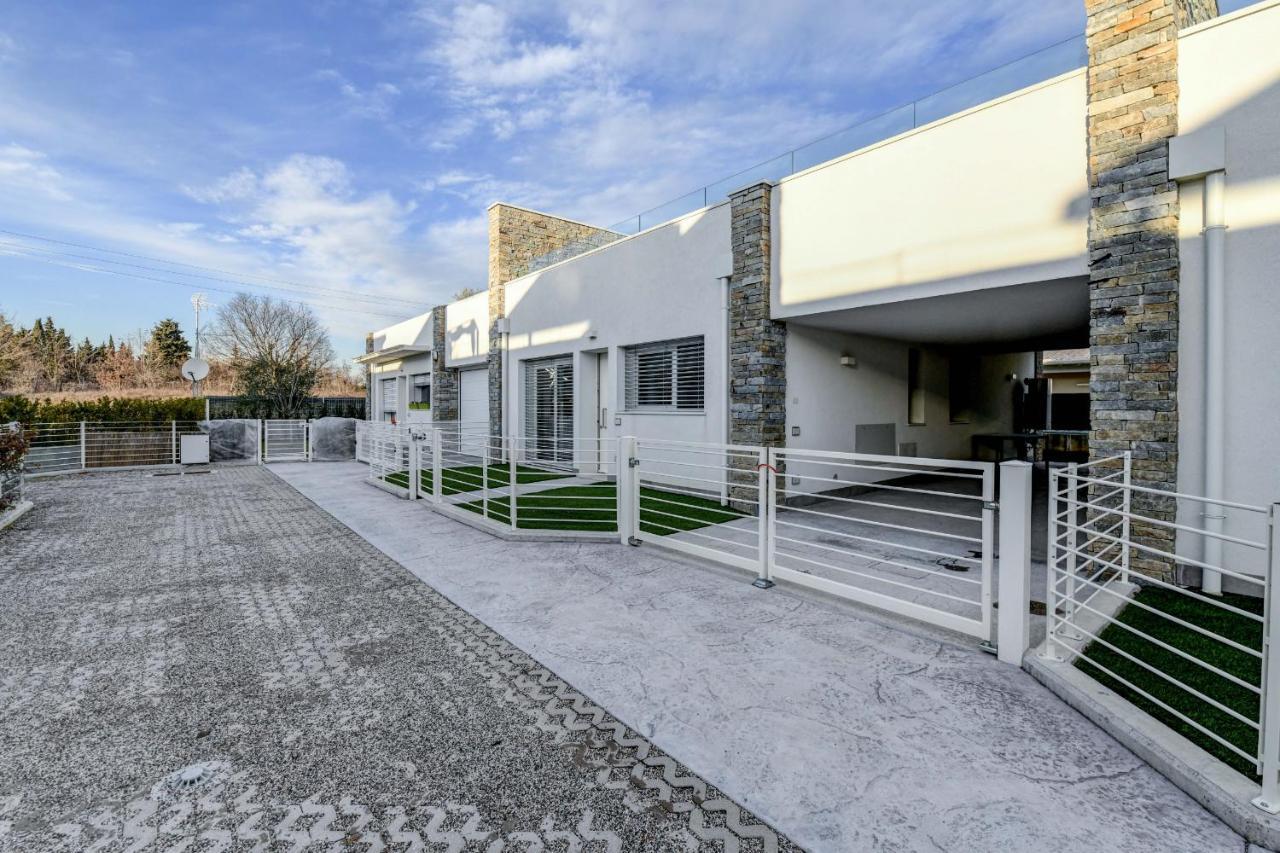 Villette Dolci Luxury Homes 佩斯基耶拉德加达 外观 照片