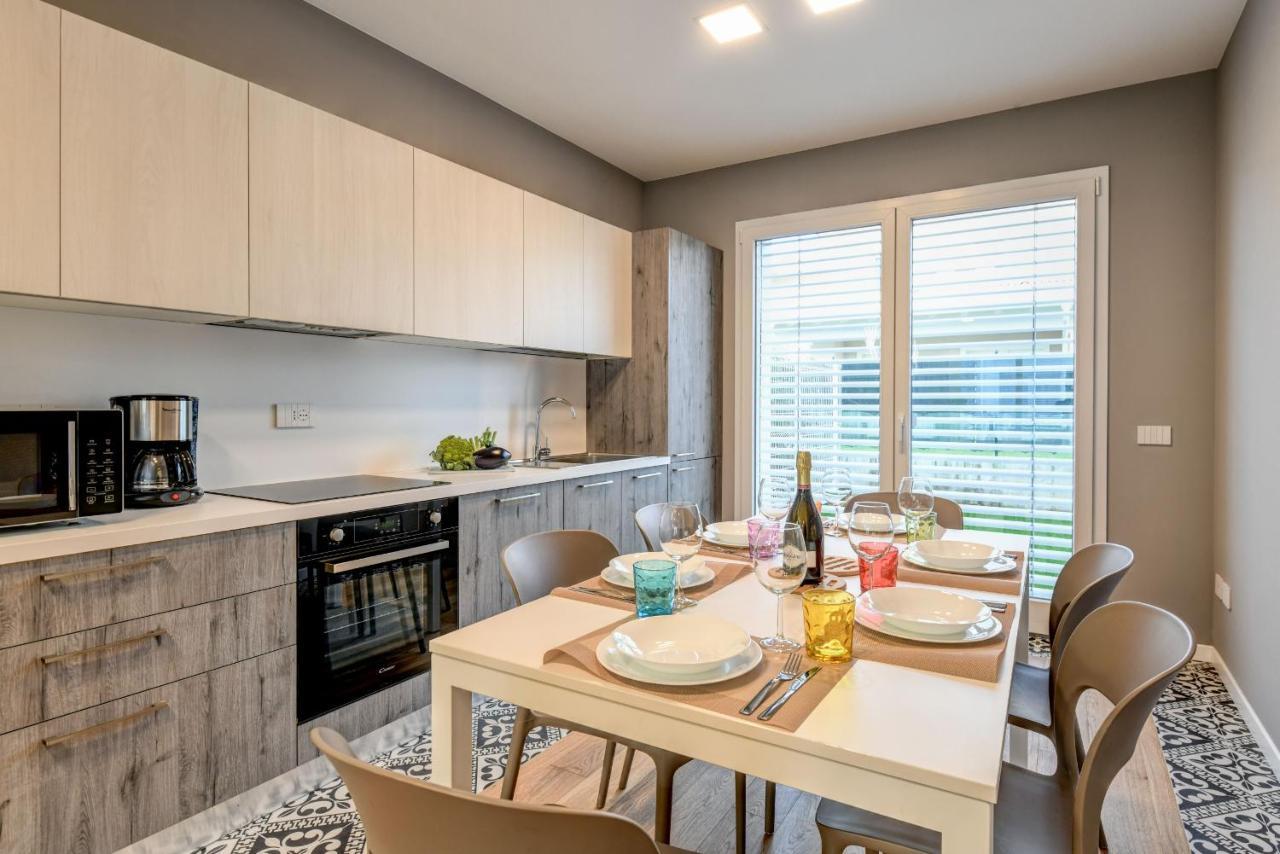 Villette Dolci Luxury Homes 佩斯基耶拉德加达 外观 照片